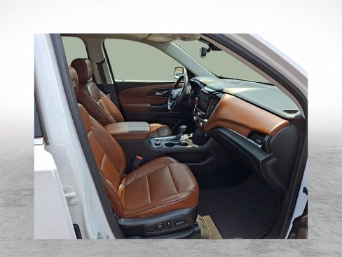 Used 2018 Chevrolet Traverse High Country w/ LPO, Cargo Package AWD/4WD image 11