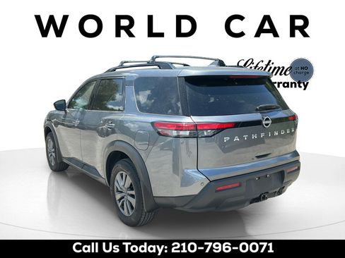 Used 2025 Nissan Pathfinder SV w/ SV Premium Package FWD image 5