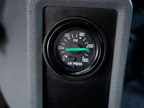 Used 2016 Ford F650 2WD Regular Cab Super Duty image 32