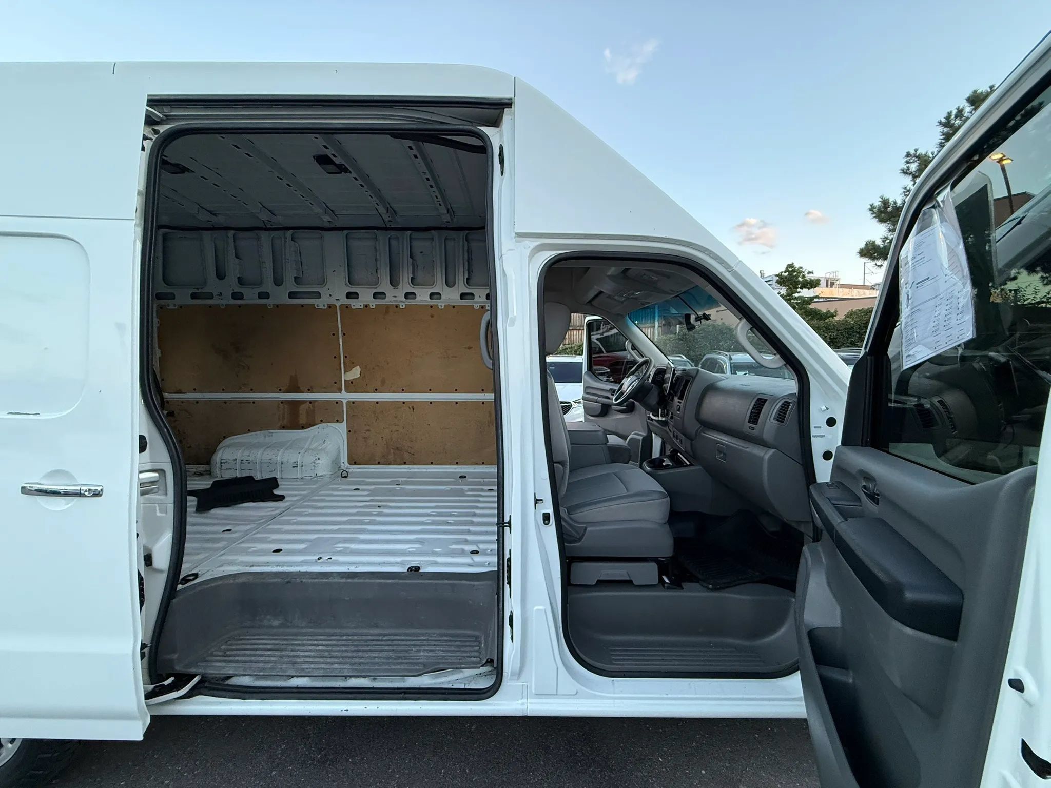 Used 2012 Nissan NV 2500 SV w/ Side Curtain Airbag Pkg RWD image 26