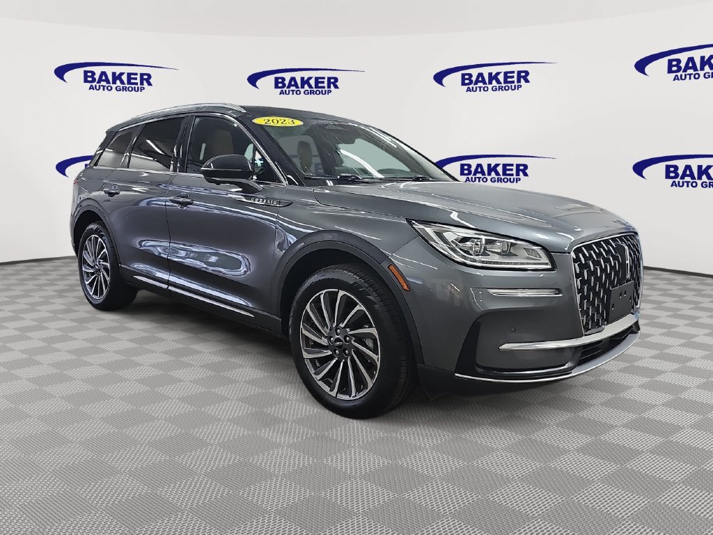 Used 2023 Lincoln Corsair Reserve AWD/4WD image 3