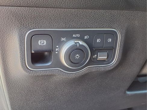 Certified 2022 Mercedes-Benz GLB 250 4MATIC image 28