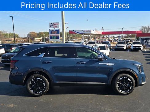 New 2026 Kia Sorento S AWD/4WD image 2