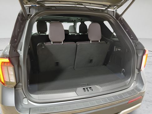 Used 2026 Ford Explorer Platinum AWD/4WD image 49