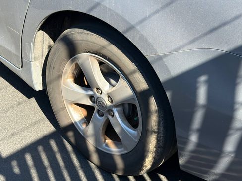 Used 2013 Toyota Sienna LE FWD image 4