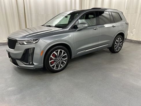 Used 2023 Cadillac XT6 Sport image 2