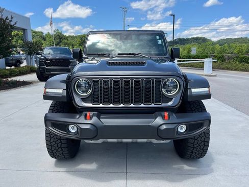 Used 2025 Jeep Gladiator Mojave AWD/4WD image 32