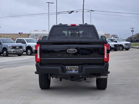 New 2026 Ford F250 Lariat w/ Black Appearance Package image 8