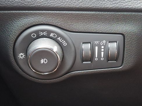 Used 2019 Jeep Compass Limited AWD/4WD image 27