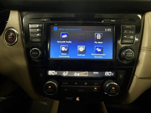 Used 2017 Nissan Rogue SL w/ SL Premium Package image 36