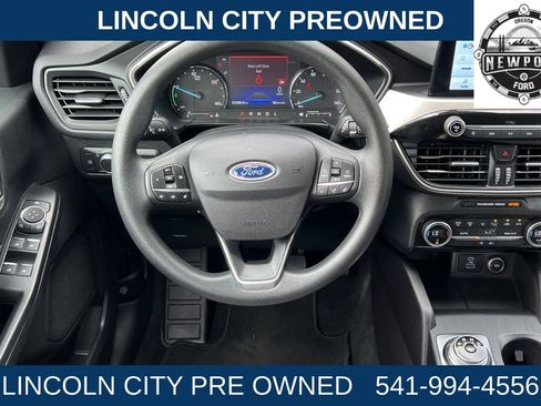 Used 2021 Ford Escape SE image 13