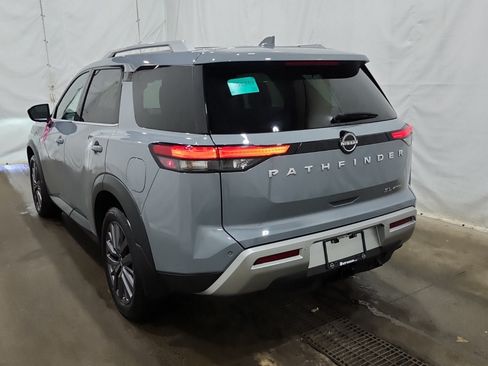 Used 2023 Nissan Pathfinder SL AWD/4WD image 4