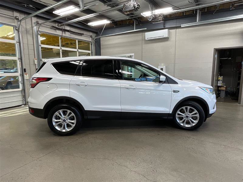 Used 2017 Ford Escape SE AWD/4WD image 6