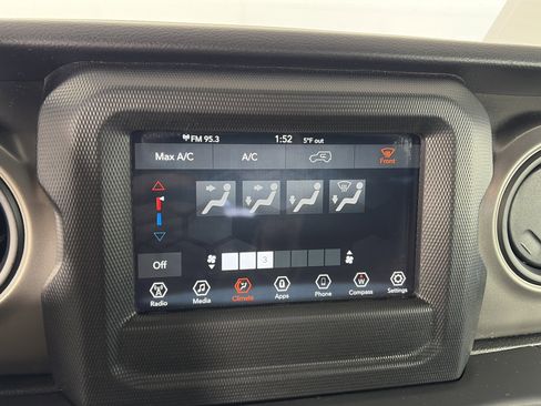 Used 2022 Jeep Wrangler Unlimited Sport image 19