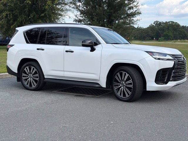 Used 2025 Lexus LX 600 4WD w/ Appearance Package image 13