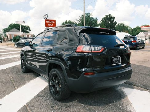 Used 2019 Jeep Cherokee Latitude Plus FWD image 7