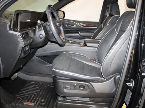 Certified 2023 Cadillac Escalade Premium Luxury AWD/4WD image 8