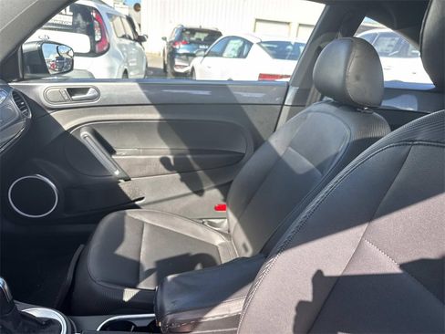 Used 2012 Volkswagen Beetle 2.5 image 25