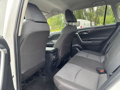 Used 2025 Toyota RAV4 XLE AWD/4WD image 20