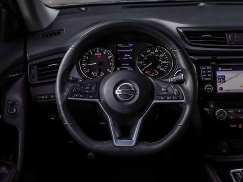 Used 2017 Nissan Rogue SV w/ SV Premium Package image 26