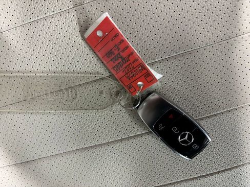 Used 2022 Mercedes-Benz E 350 Sedan image 26