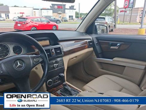 Used 2010 Mercedes-Benz GLK 350 4MATIC image 20