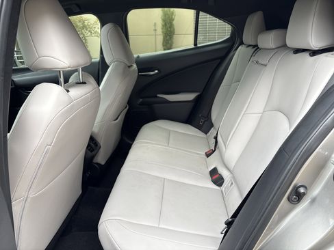 Used 2020 Lexus UX 250h w/ Premium Package image 31