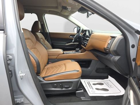 Used 2024 Nissan Pathfinder Platinum w/ Cargo Package FWD image 34