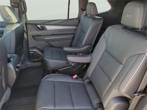 New 2026 Buick Enclave Sport Touring image 13