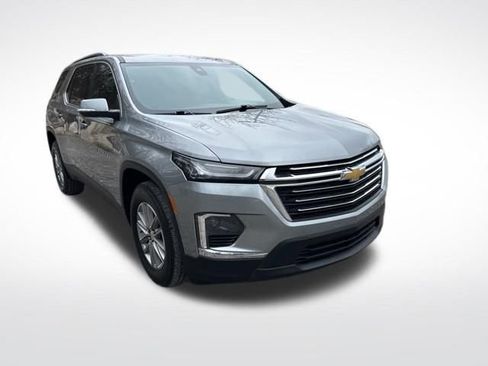 Used 2023 Chevrolet Traverse LT image 7