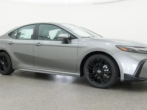 New 2026 Toyota Camry SE image 4