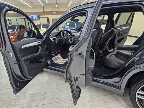 Used 2018 BMW X1 sDrive28i image 16