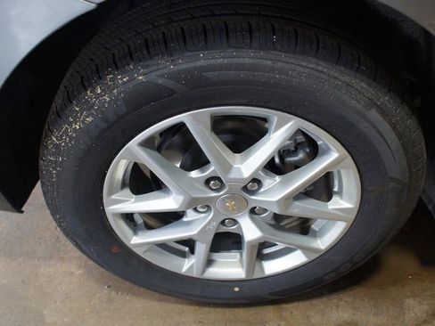 Used 2023 Chevrolet Equinox LT image 4