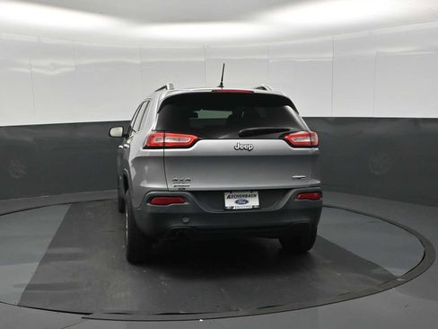 Used 2014 Jeep Cherokee Latitude AWD/4WD image 7