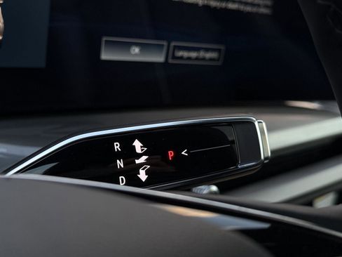 New 2026 Cadillac Vistiq Sport image 18