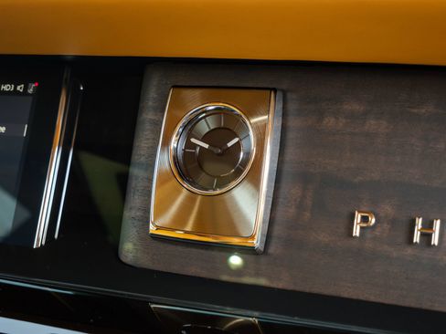 New 2027 Rolls-Royce Phantom Sedan RWD image 13