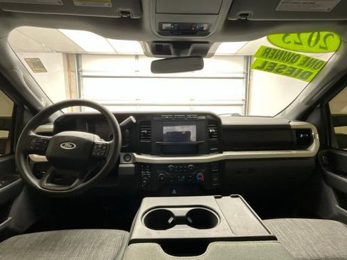 Used 2023 Ford F250 XLT image 4
