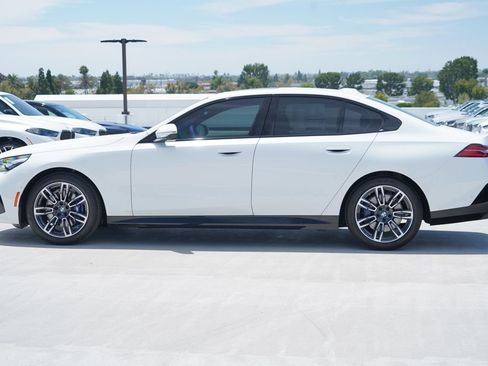 New 2026 BMW 530i w/ M Sport Package RWD image 4