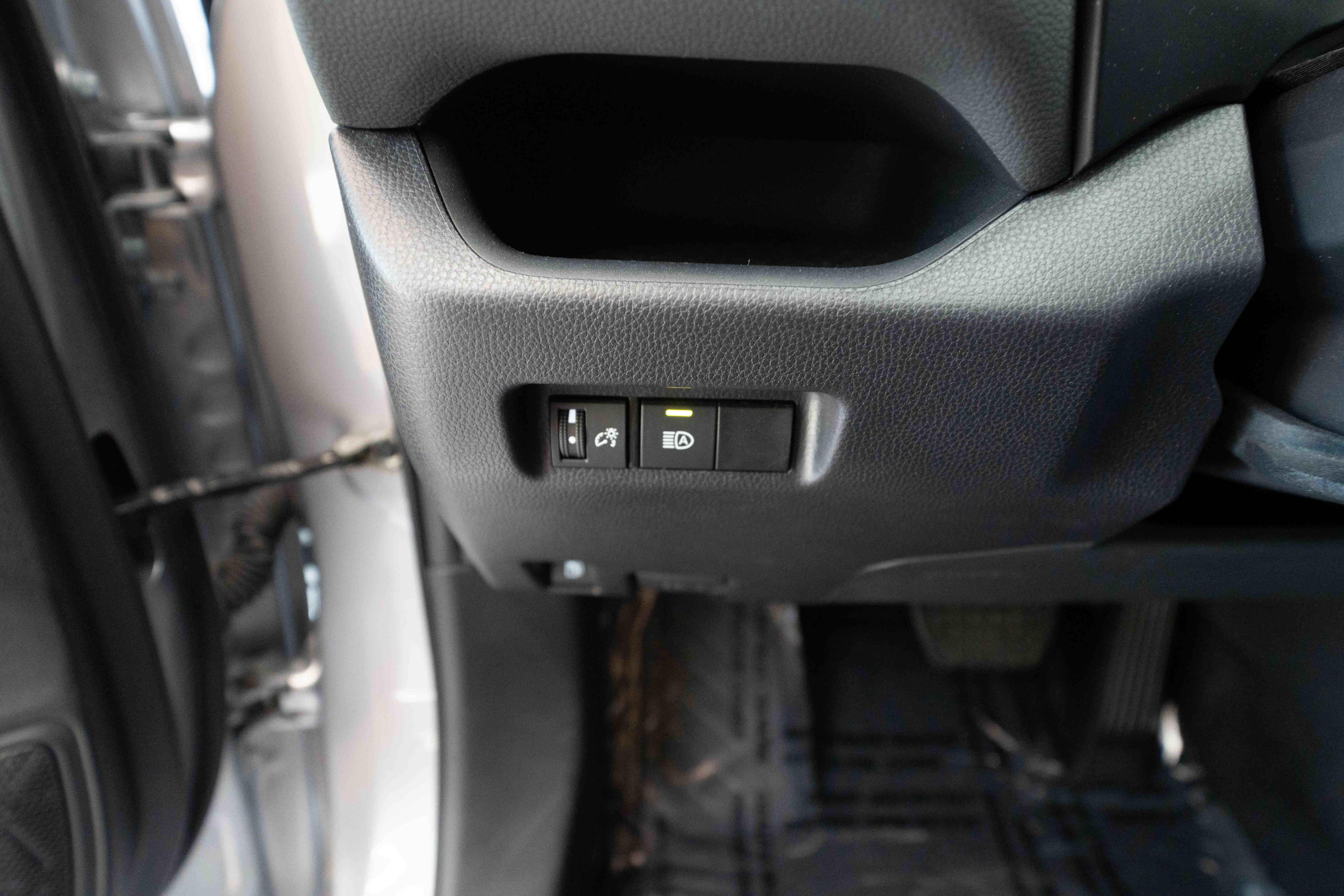 Certified 2025 Toyota RAV4 XLE AWD/4WD image 12