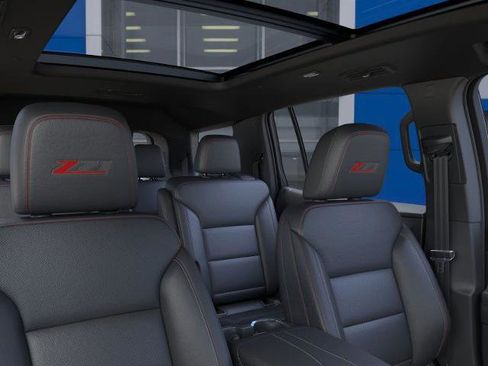 New 2026 Chevrolet Traverse Z71 w/ Driver Confidence Package image 24