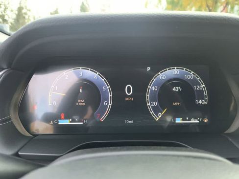 New 2025 Jeep Grand Cherokee Limited w/ Luxury Tech Group II image 15