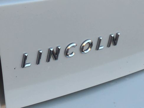 Used 2012 Lincoln MKZ image 13