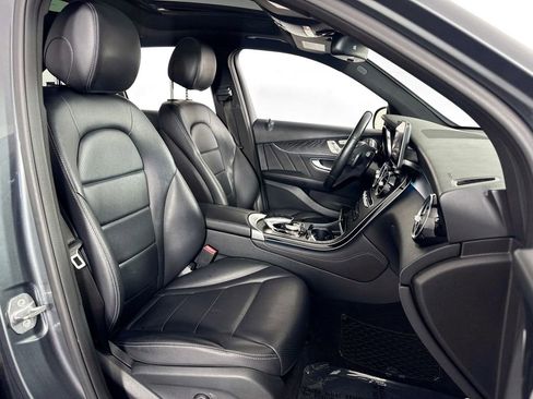 Used 2018 Mercedes-Benz GLC 300 4MATIC w/ Multimedia Package image 35