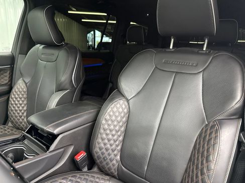 Used 2021 Jeep Grand Cherokee L Summit AWD/4WD image 17
