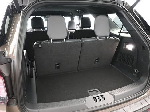 New 2026 Ford Explorer Tremor w/ Tremor Convenience Package image 33