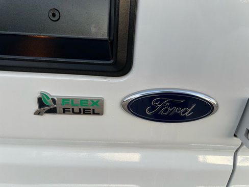 Used 2014 Ford E-350 and Econoline 350 XL w/ Power Windows & Locks Group image 12