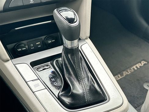 Used 2018 Hyundai Elantra SEL image 22