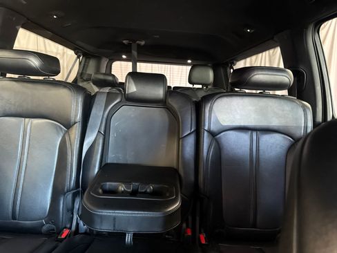 Used 2024 Jeep Wagoneer L Series II w/ Flexible Seating Group AWD/4WD image 21