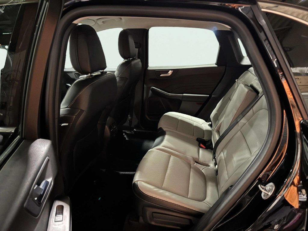 Used 2023 Ford Escape Platinum AWD/4WD image 23