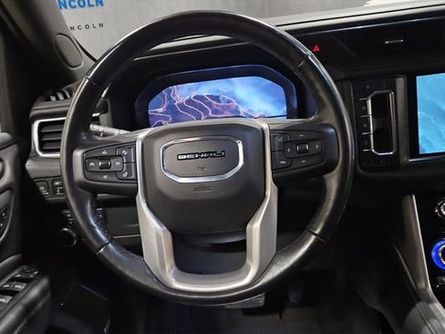 Used 2022 GMC Yukon XL Denali AWD/4WD image 14